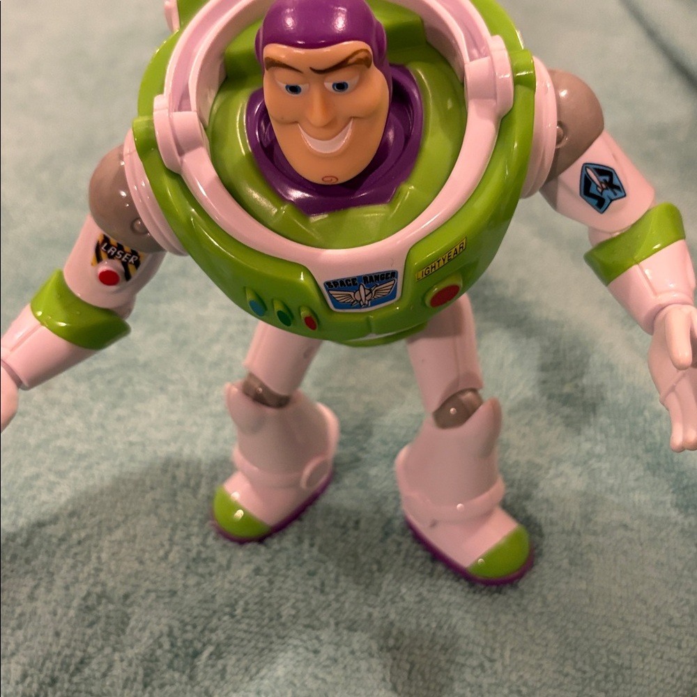 Buzz Lightyear Action Figure - Picture 2 of 4